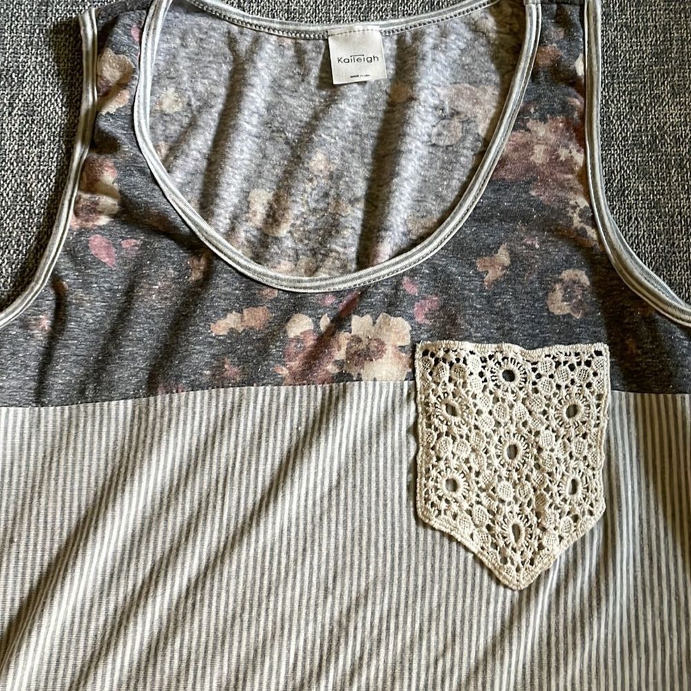 Multi-Print Tank Top - Picture 4 of 10
